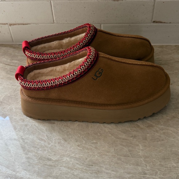 UGG Shoes - UGG Tazz Platform Mule Slippers size Women's US❤️🎉🎉